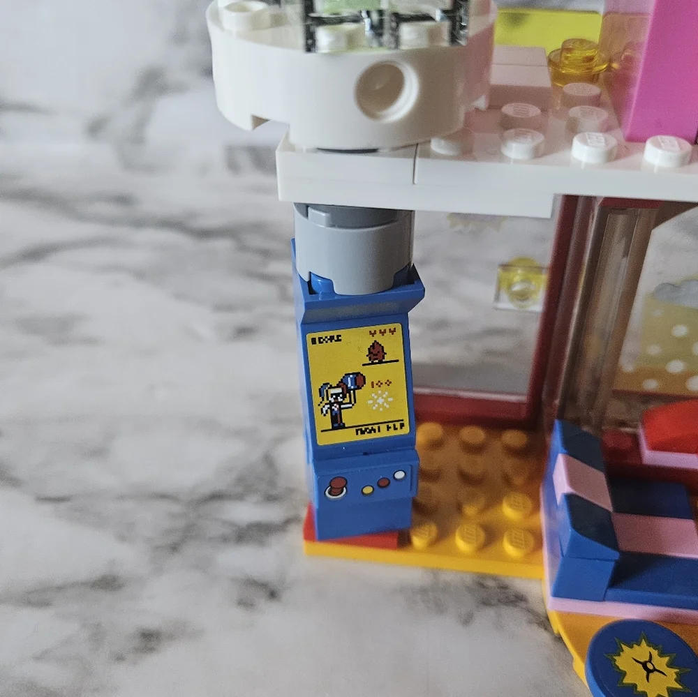 Lego DC Super Hero Girls Harley Quinn To The Rescue #41231